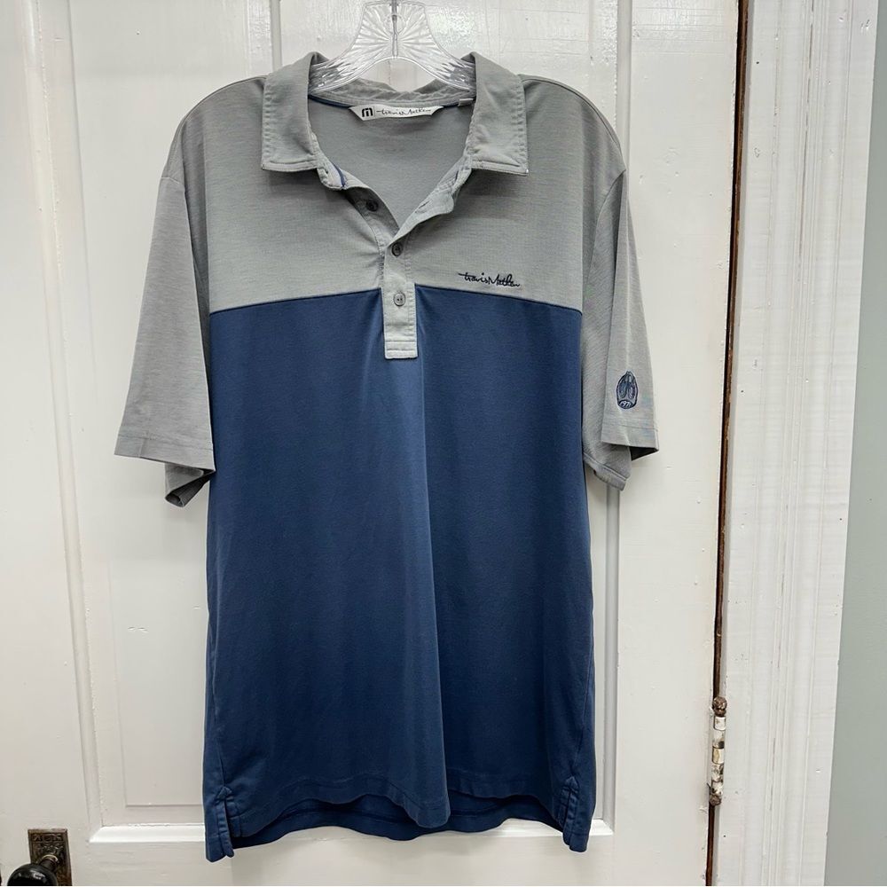 Travis Mathew grey navy polo golf‎ shirt men's large. embroidery on sleeve.